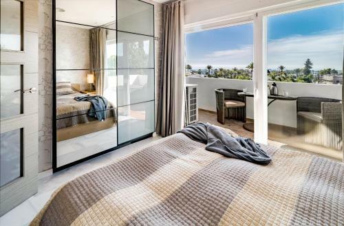 Rg - Elegant 2 Bedroom Apartment In Puerto B