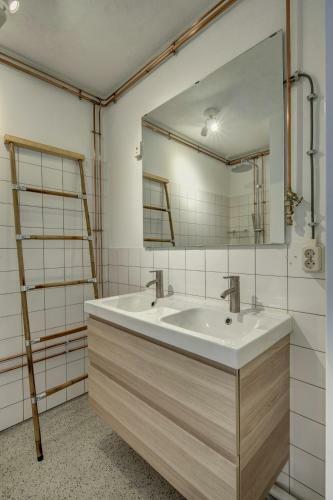 Hostal Bed And Breakfast Zuid Oost Heesterveld / Bnb Zoh