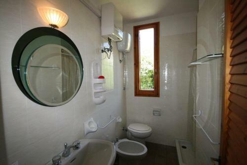 Three-bedroom Holiday Home In Geremeas II