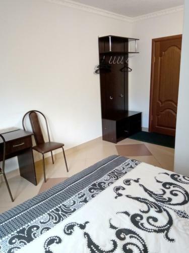 Hostal Rooms On Akademika Lavrentyeva 8