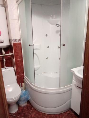 Hostal Rooms On Akademika Lavrentyeva 8