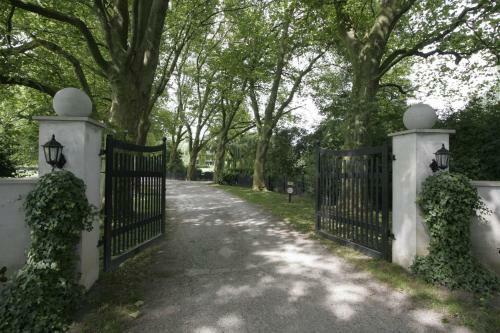Hostal Landhaussuite Am Schloss
