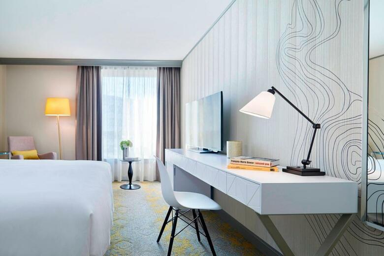 Renaissance Paris La Defense Hotel, A Marriott Luxury & Lifestyle Hotel