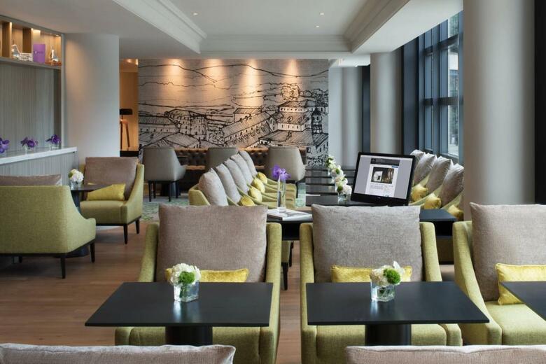 Renaissance Paris La Defense Hotel, A Marriott Luxury & Lifestyle Hotel