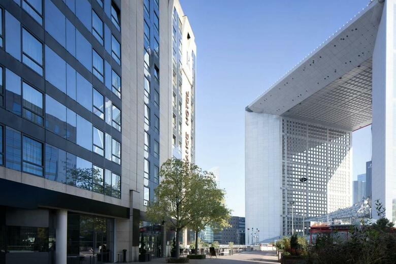 Renaissance Paris La Defense Hotel, A Marriott Luxury & Lifestyle Hotel