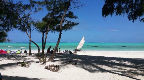 Kinazi Upepo Beach Hotel