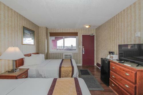 Motel Canadas Best Value Inn Chinook Station