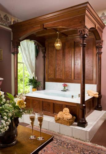 Garth Woodside Mansion Bed And Breakfast