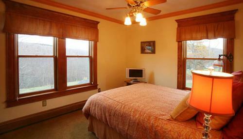 Bed & Breakfast Breezy Hill Inn