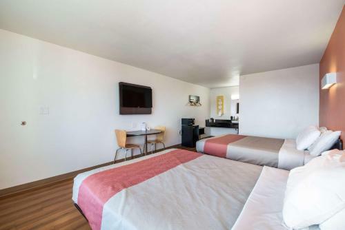 Hotel Motel 6 Connelly Springs