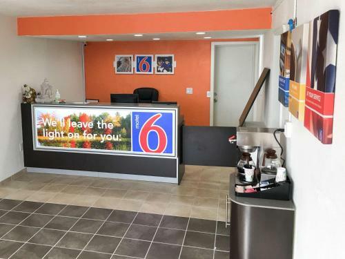Hotel Motel 6 Connelly Springs