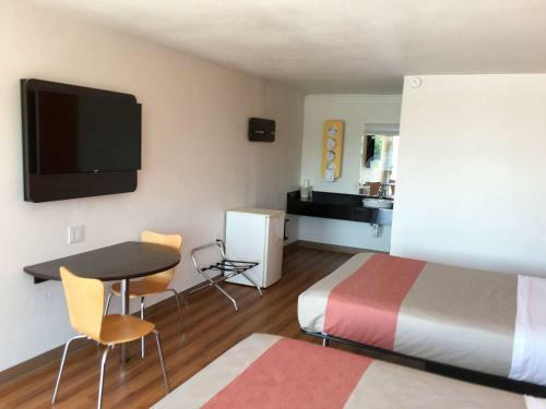 Hotel Motel 6 Connelly Springs