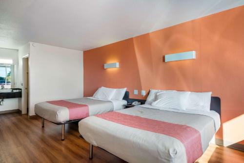 Hotel Motel 6 Connelly Springs