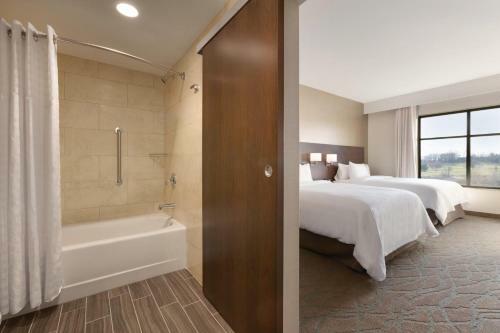 Hotel Embassy Suites By Hilton Akron Canton Airport