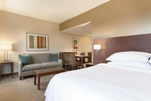 Hotel Embassy Suites By Hilton Akron Canton Airport