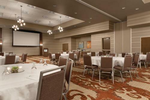Hotel Embassy Suites By Hilton Akron Canton Airport