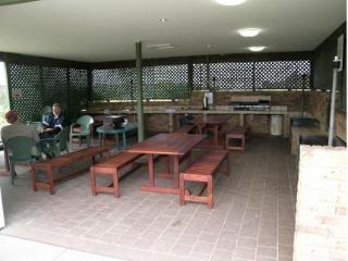 Hotel Seashells Beachfront Resort