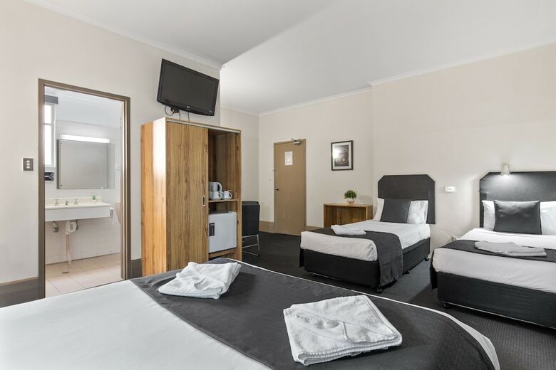 Hotel Motel Adelaide Paringa