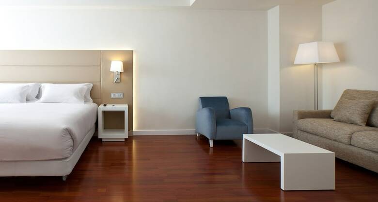 Hotel NH Pamplona Iru�a Park