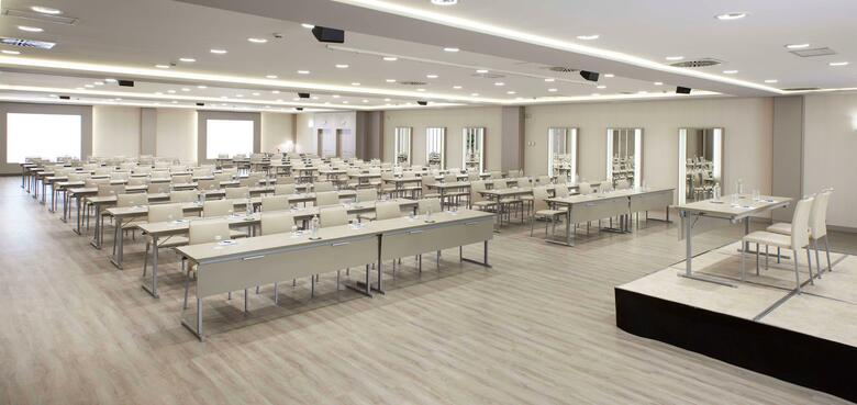 Hotel NH Pamplona Iru�a Park