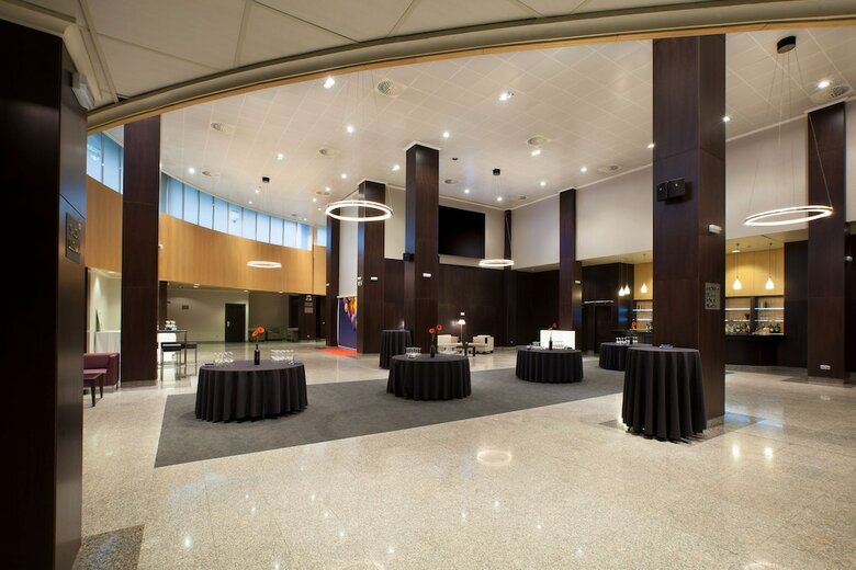 Hotel NH Pamplona Iru�a Park