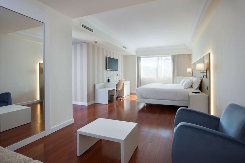 Hotel NH Pamplona Iru�a Park