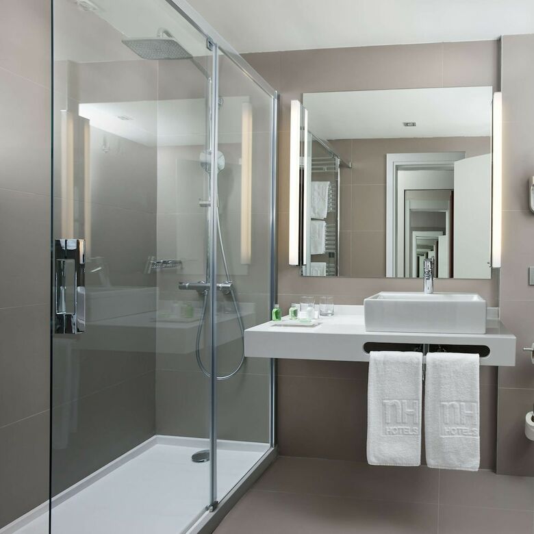 Hotel NH Pamplona Iru�a Park