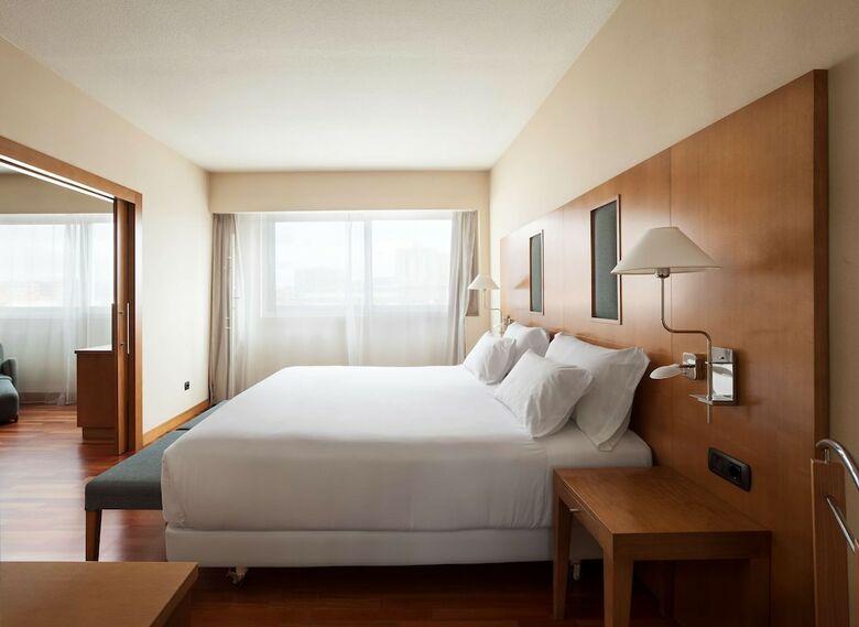 Hotel NH Pamplona Iru�a Park
