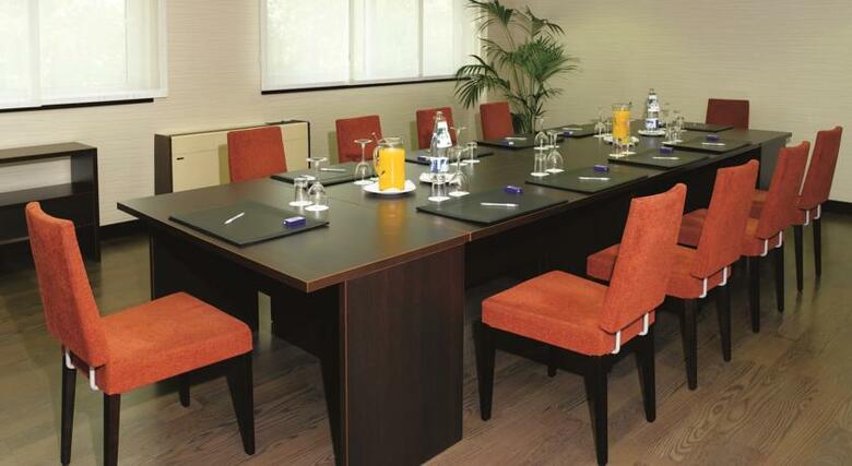 Hotel NH Pamplona Iru�a Park