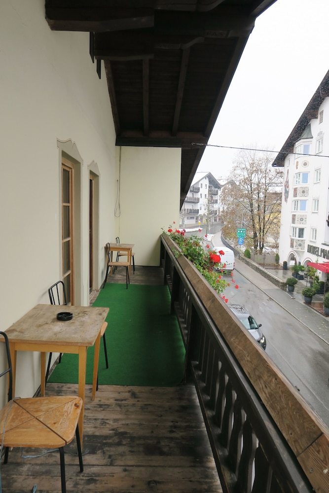 Hostal Snowbunnys Backpackers Hostel
