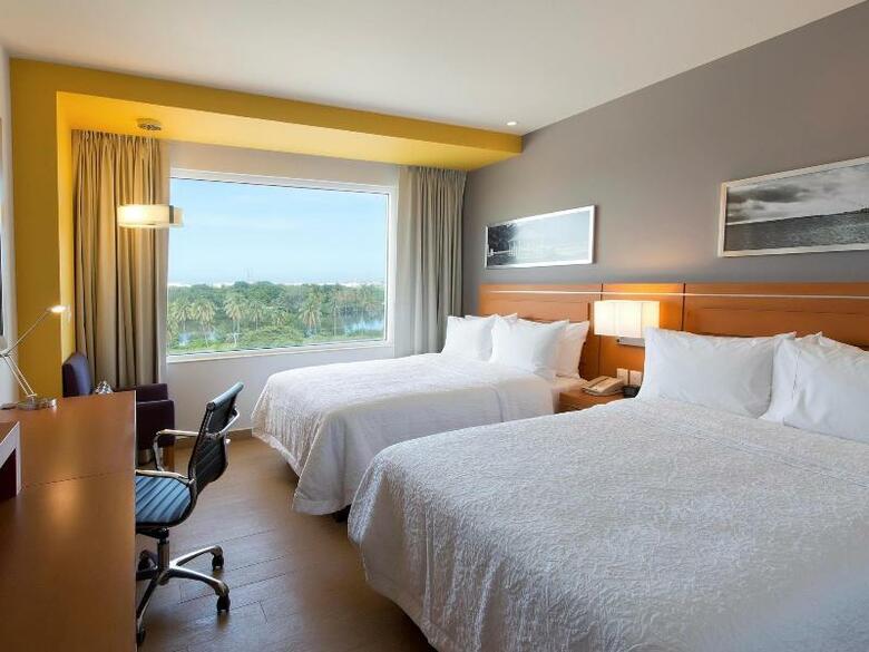 Hotel Hampton Inn & Suites Paraiso