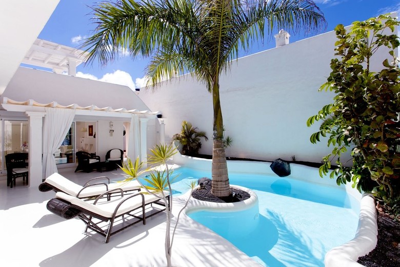 Bahia Azul Villas & Club