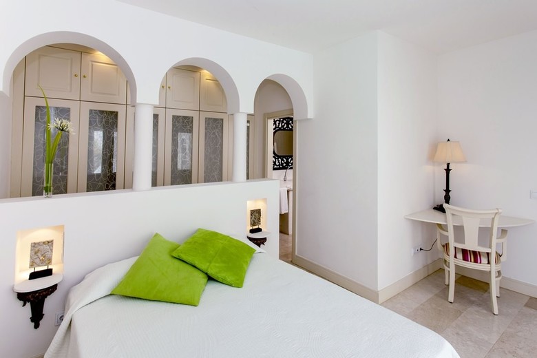 Bahia Azul Villas & Club