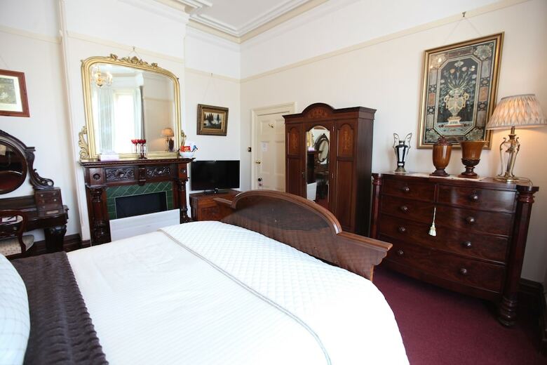 Bed & Breakfast The Grand On Macfie