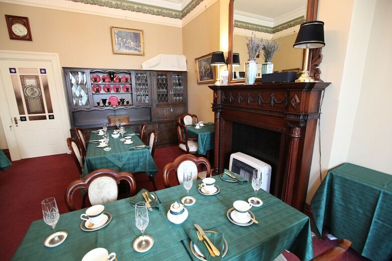 Bed & Breakfast The Grand On Macfie
