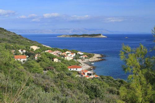 Holiday Home Milna 8900