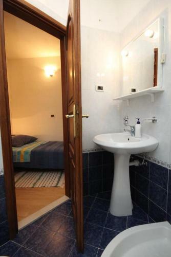 Hostal Double Room Oprtalj 7081a