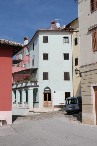 Hostal Double Room Oprtalj 7081a