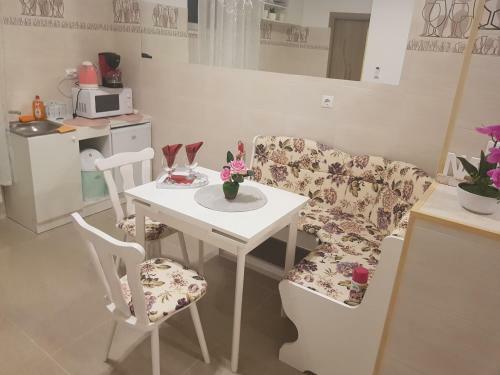 Georgiana Apartments