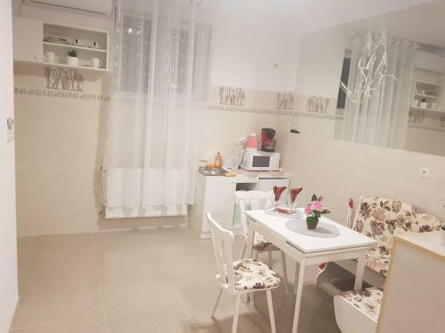 Georgiana Apartments