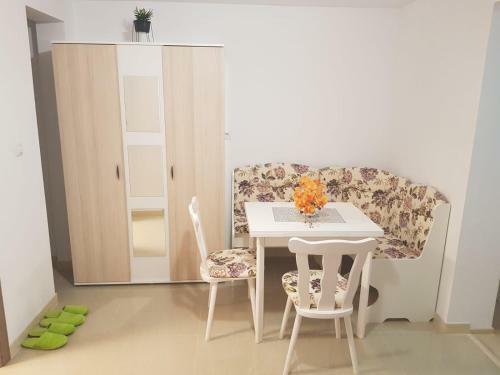 Georgiana Apartments