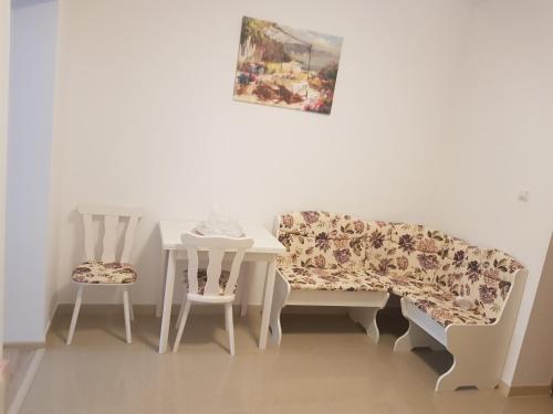 Georgiana Apartments