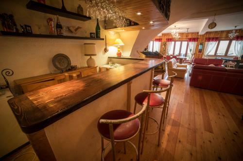 Hostal Chalet Les Moineaux Chambres D'h�tes
