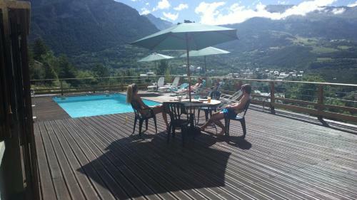 Hostal Chalet Les Moineaux Chambres D'h�tes