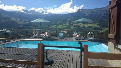Hostal Chalet Les Moineaux Chambres D'h�tes