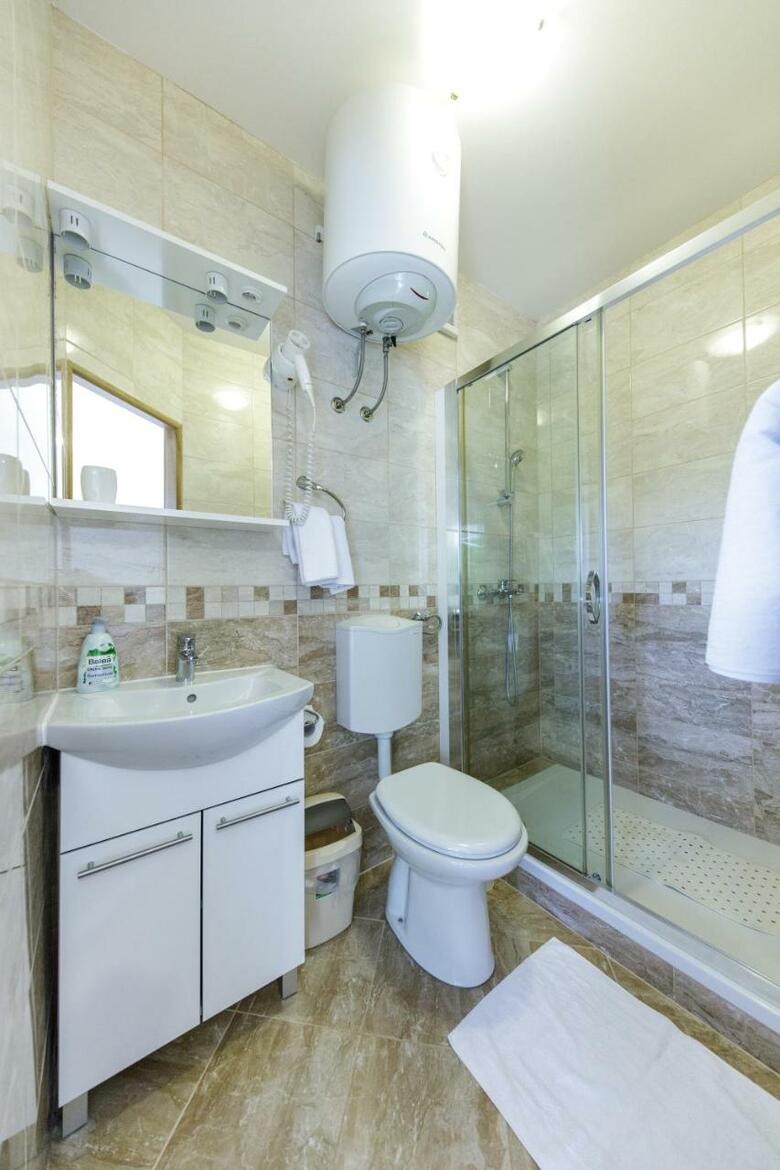 Residencia Guesthouse Anica