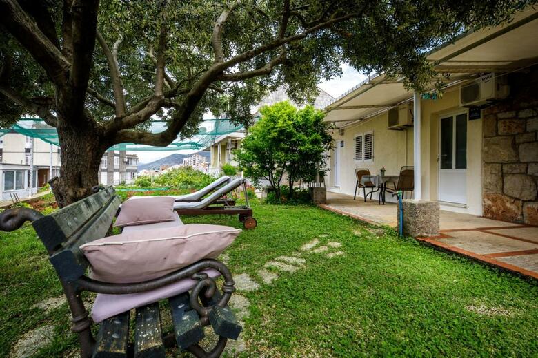 Residencia Guesthouse Anica