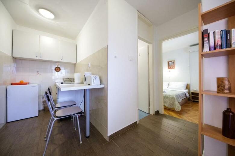 Residencia Guesthouse Anica