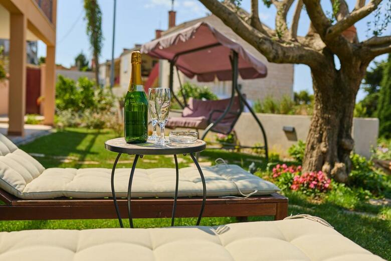 Residencia Guesthouse Anica