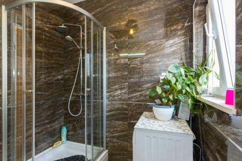Residencia Guesthouse S&l
